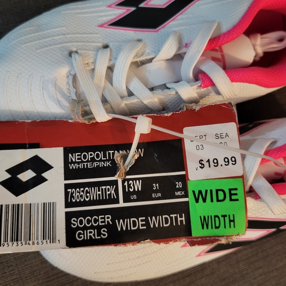 Umbro size 13W cleats NWT - Picture 3 of 3